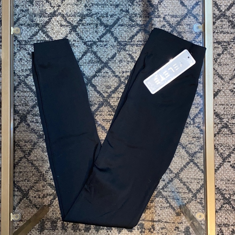 NWT SEAMLESS LEGGINGS